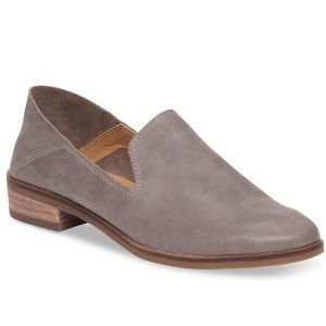Lucky Brand Cahill Flat